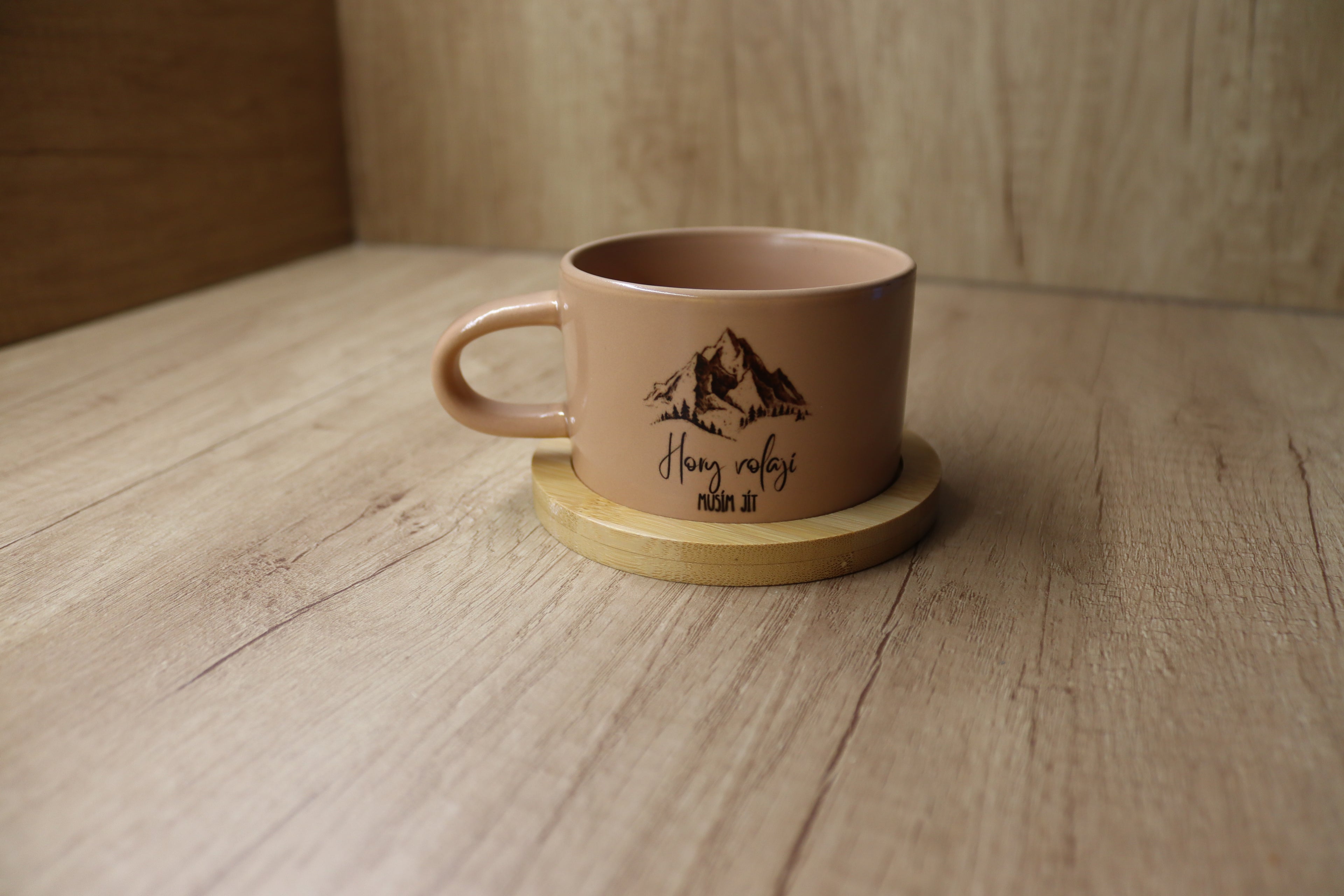 Hrnek "Hory volají, musím jít."