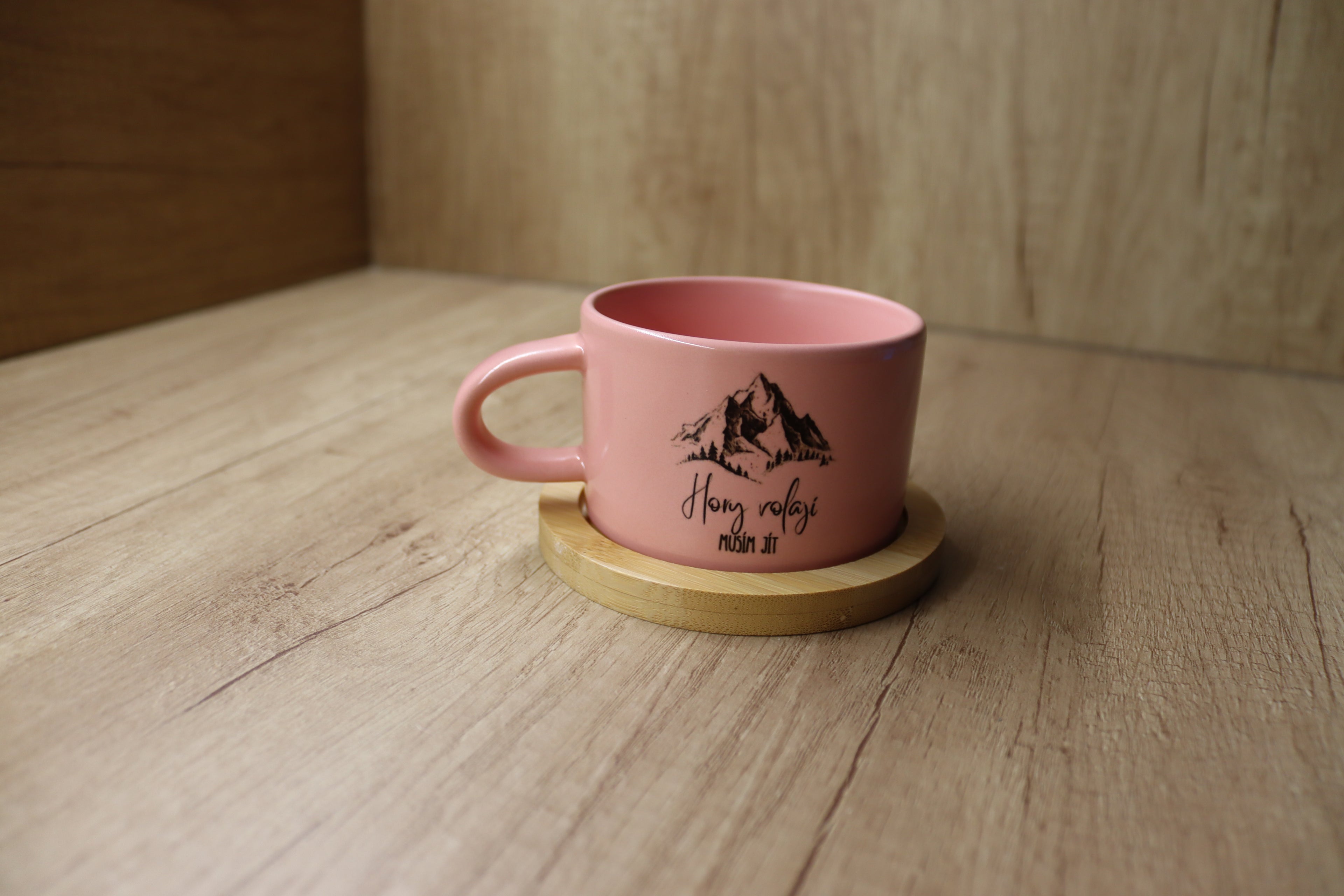 Hrnek "Hory volají, musím jít."